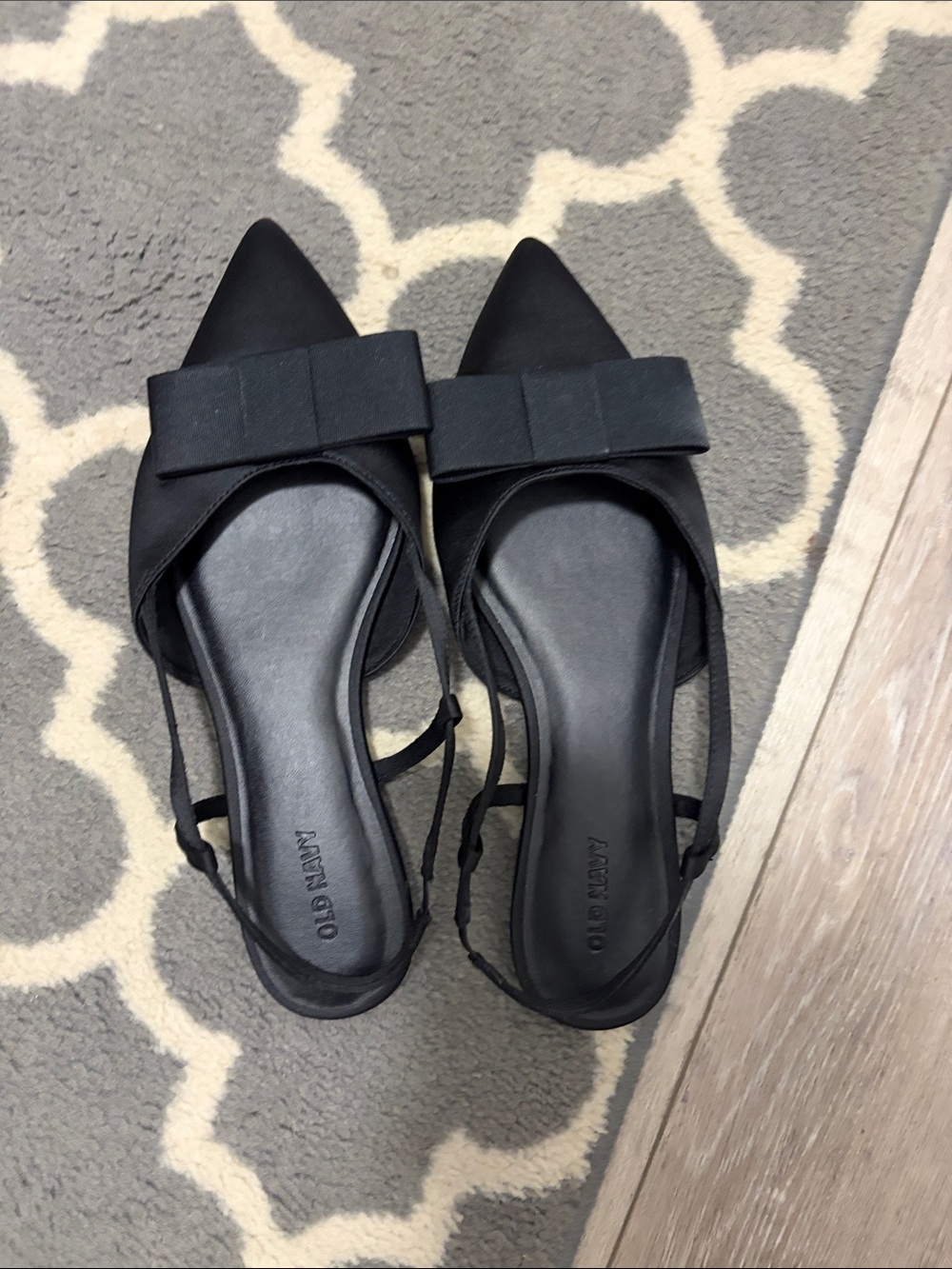 Old Navy Black Pointed Slingback Flats with Bow Accent